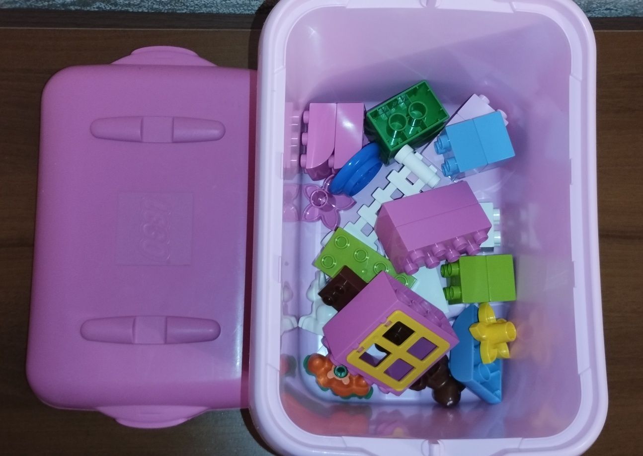 Рожева коробка з кубиками Lego Duplo 4623 2012 рік
