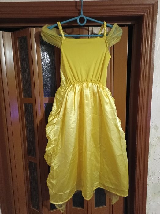 Новогоднее платье принцессы на 7-8 лет.