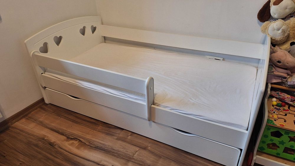 Łóżeczko dziewczęce