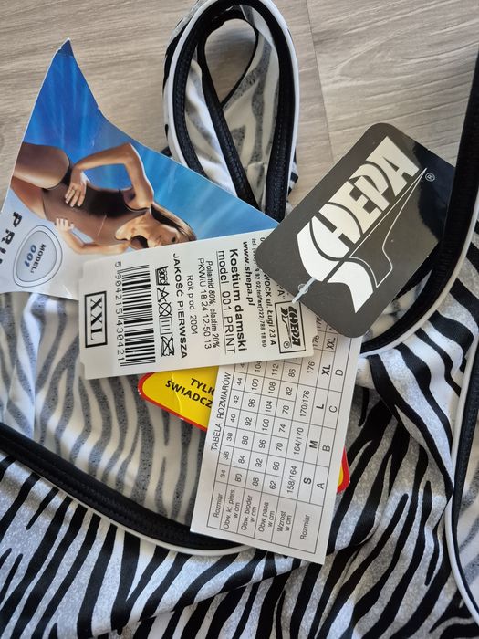 Jednoczęściowy strój kąpielowy