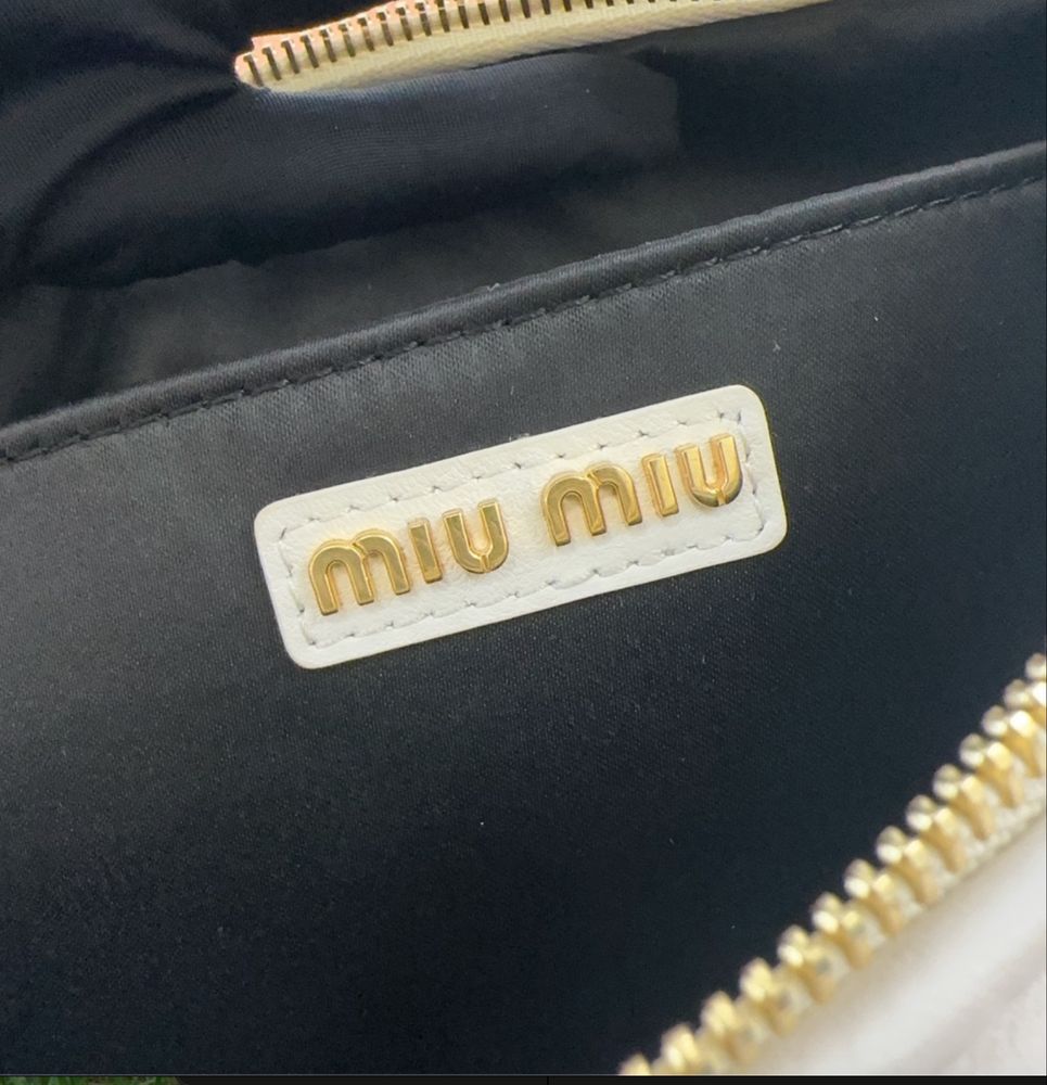 Torebka Miu Miu Hobo