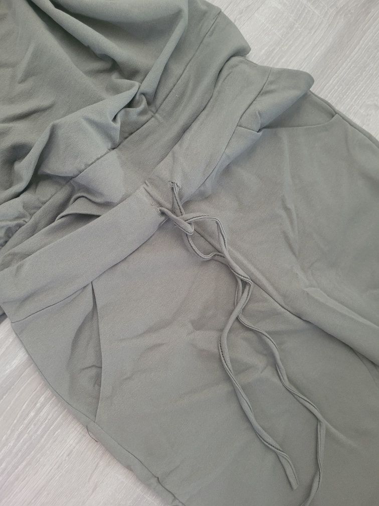 Dres w rozmiarze S khaki