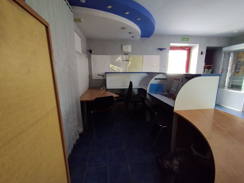 Харьков м.Научная Сдам часть офиса,LS53