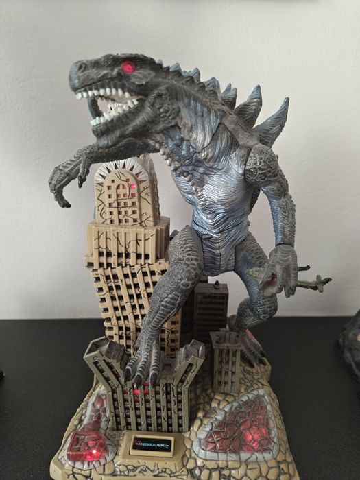 Figurka Godzilla