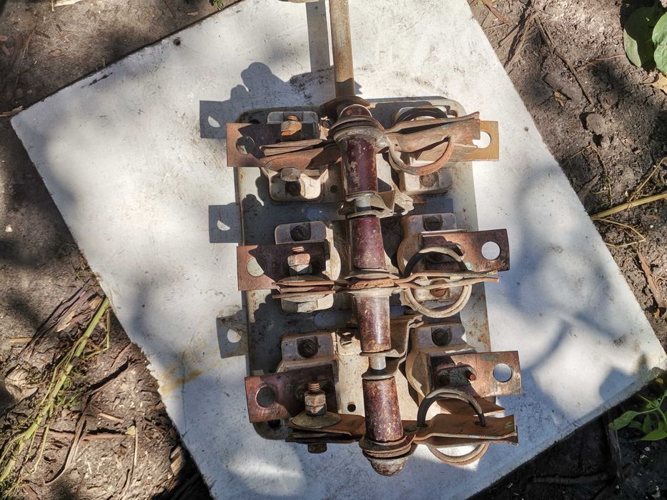 Рубильник 3 фазний