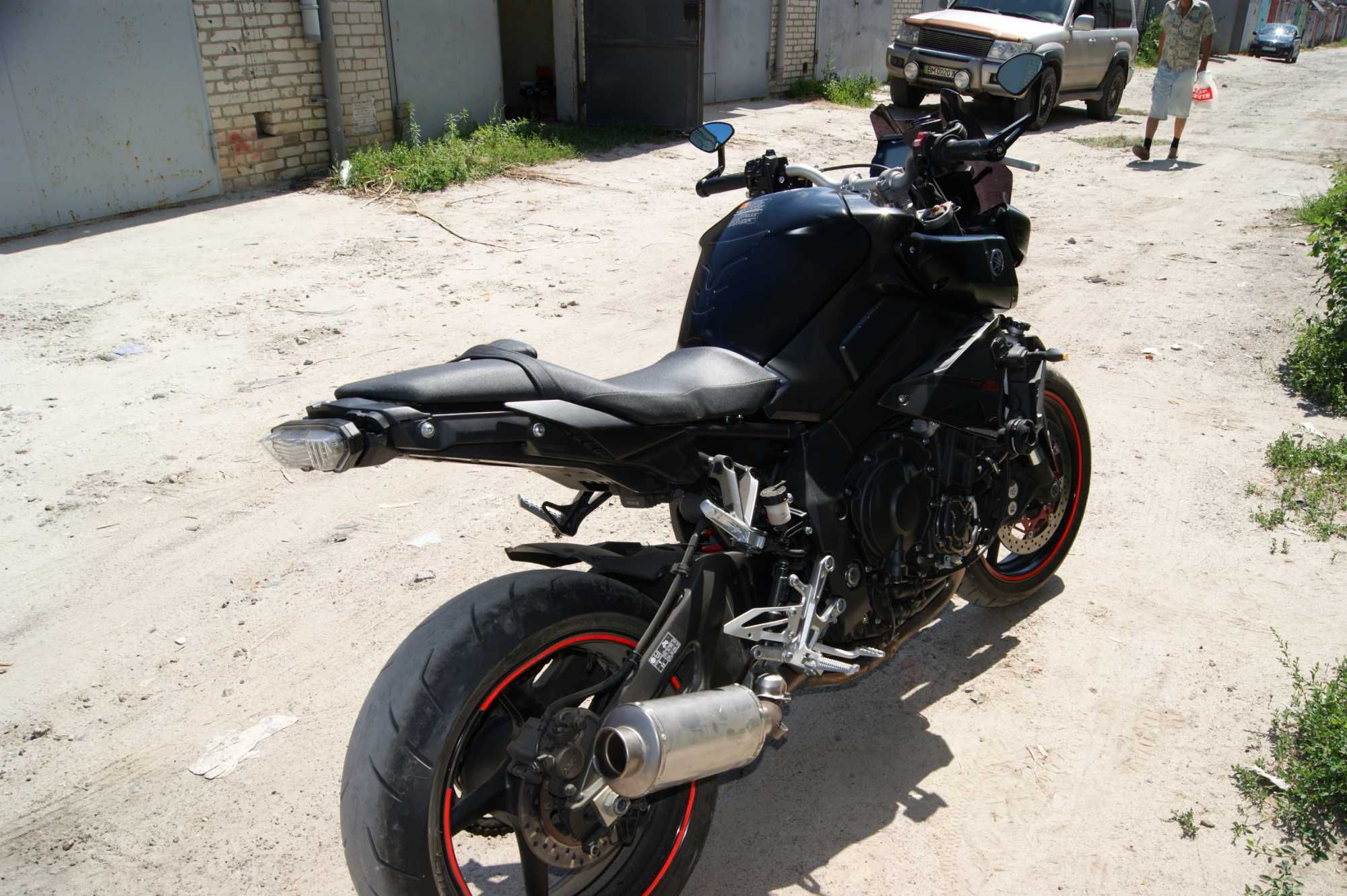 YAMAHA MT-10 стрит