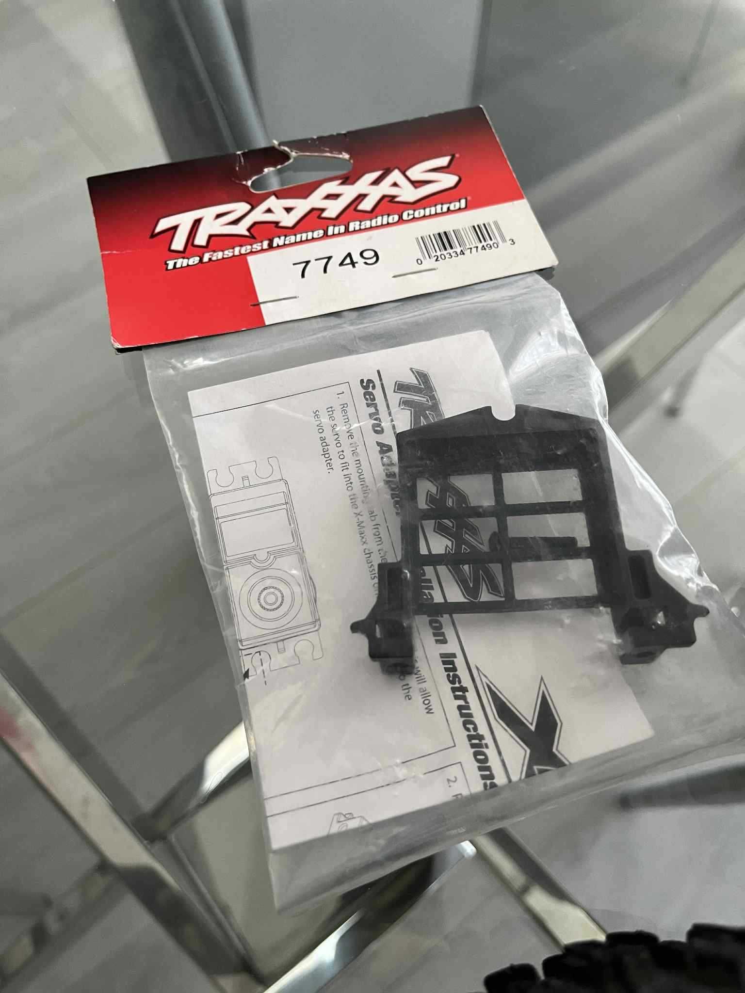 Carro telecomandado Traxxas Maxx v2 (C/ EXTRAS)