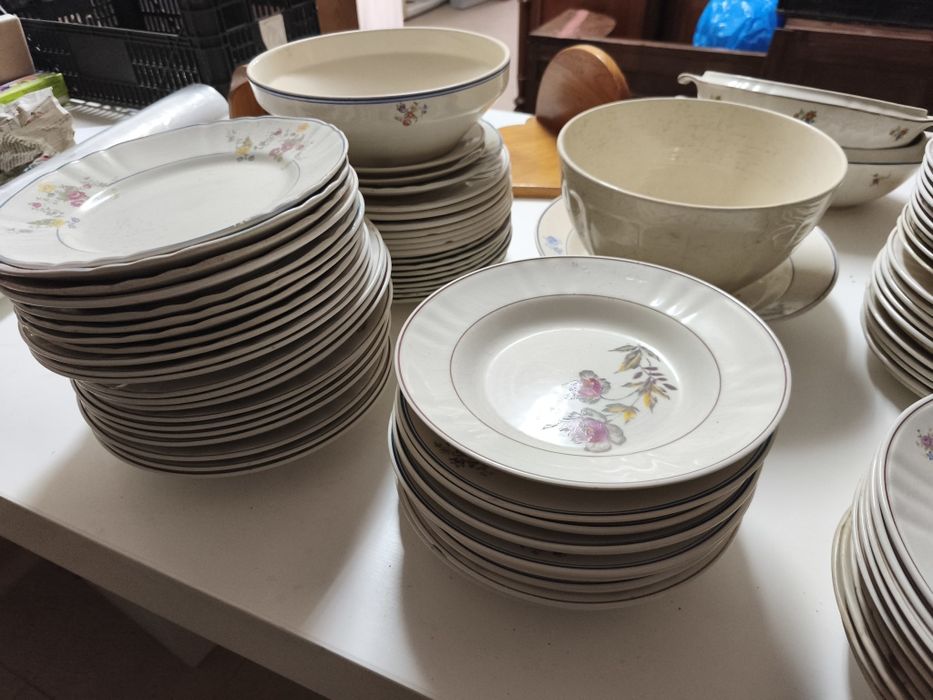 Lote com diversos artigos