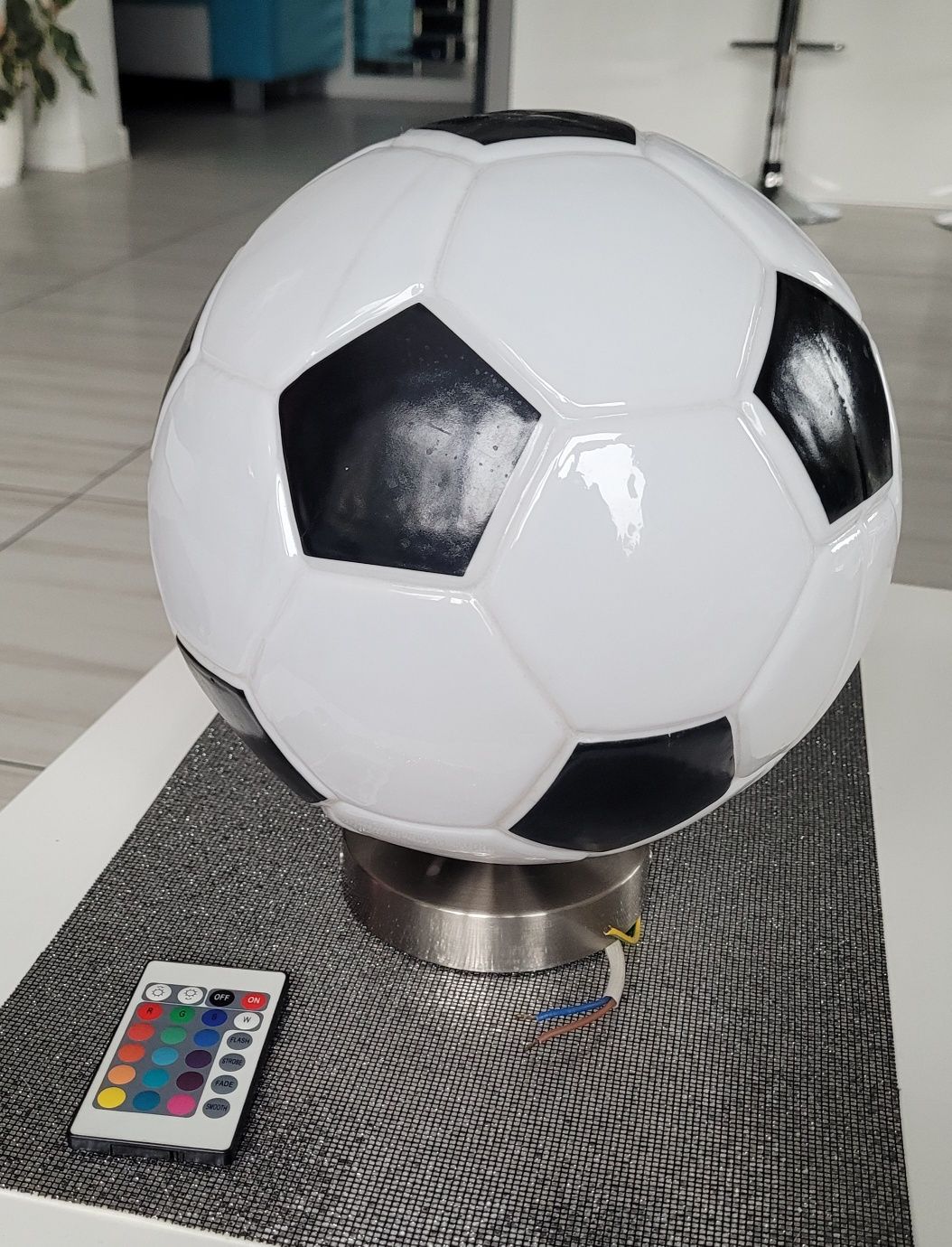 Lampa sufitowa piłka nożna żarówka led na pilota