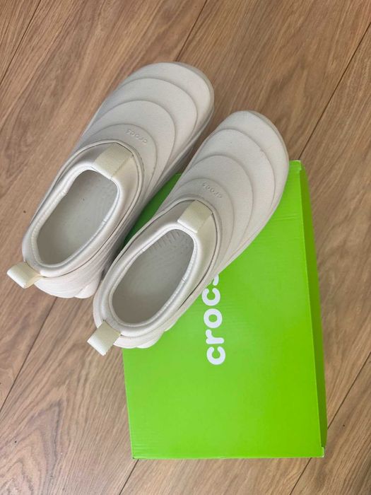 Сліпони Crocs Echo Storm 39-40 бежевий колір