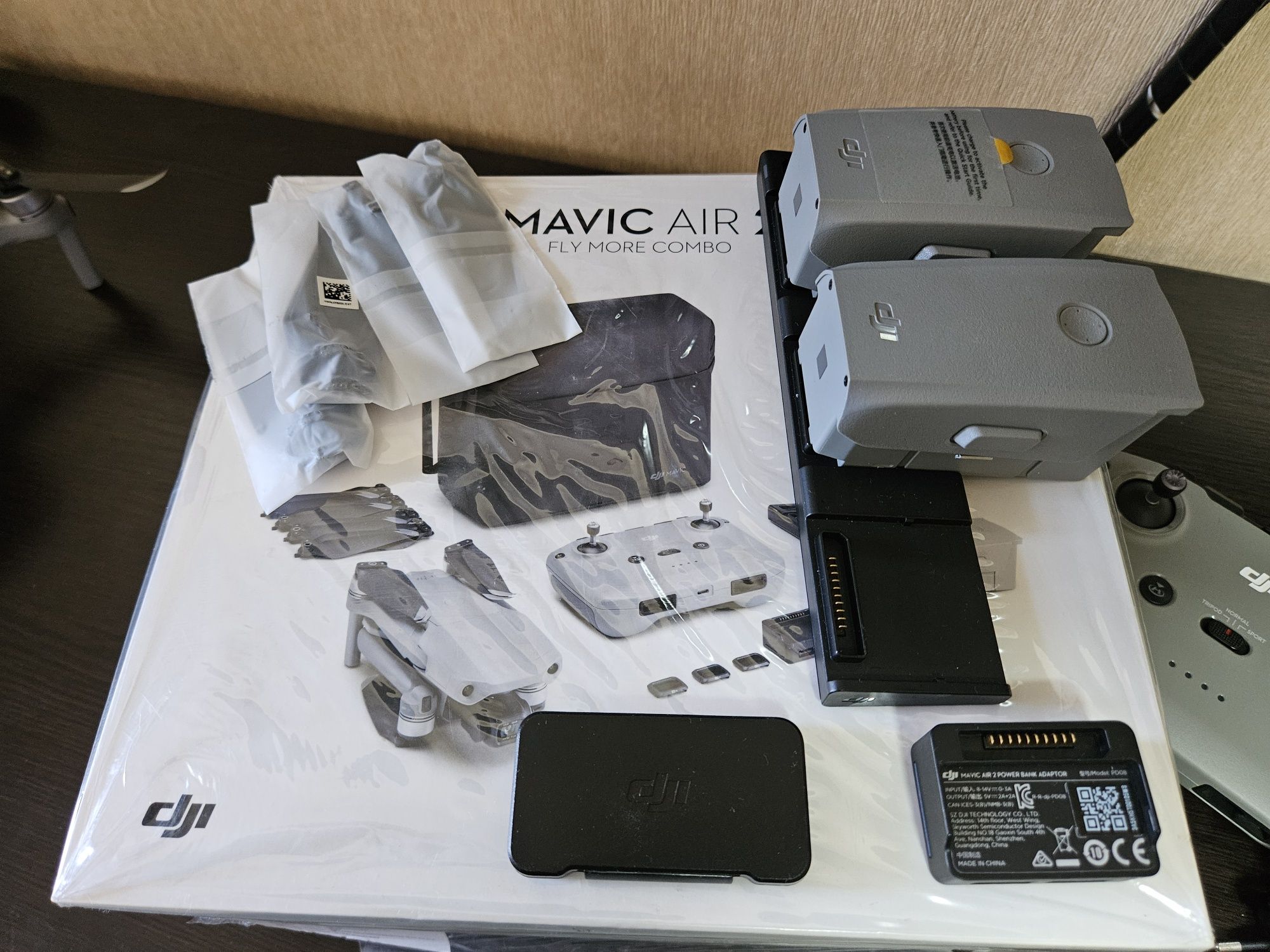 Квадрокоптер DJI Mavic Air 2 Fly More Combo