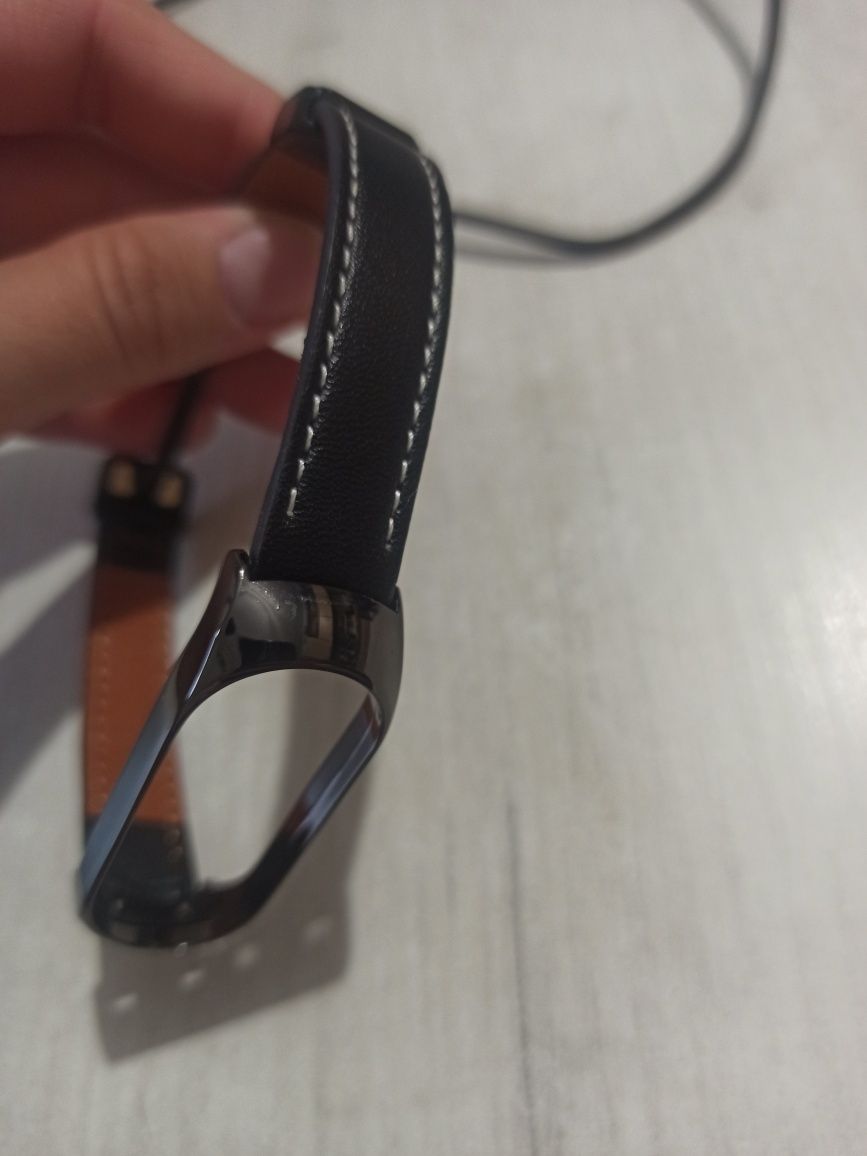 Akcesoria Xiaomi Mi Band 5/6 + urządzenie (uszkodzone na części)