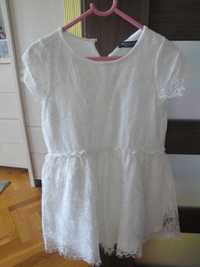 Biała sukienka dziewczęca marki Resetved Girl rozmiar 128