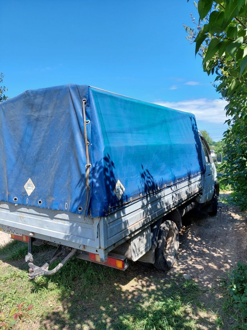 Вантажні перевезення та вивіз побутового ( будівельного) сміття.