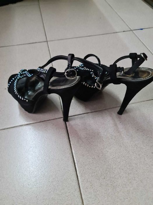 Sapato para Senhora Preto C/ Brilhantes - Tamanho 37