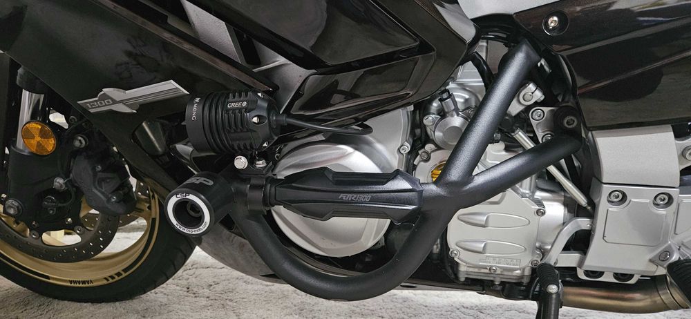 FJR1300 AE, 2014, bardzo zadbana, 3 kufry, elektroniczne zawieszenie.