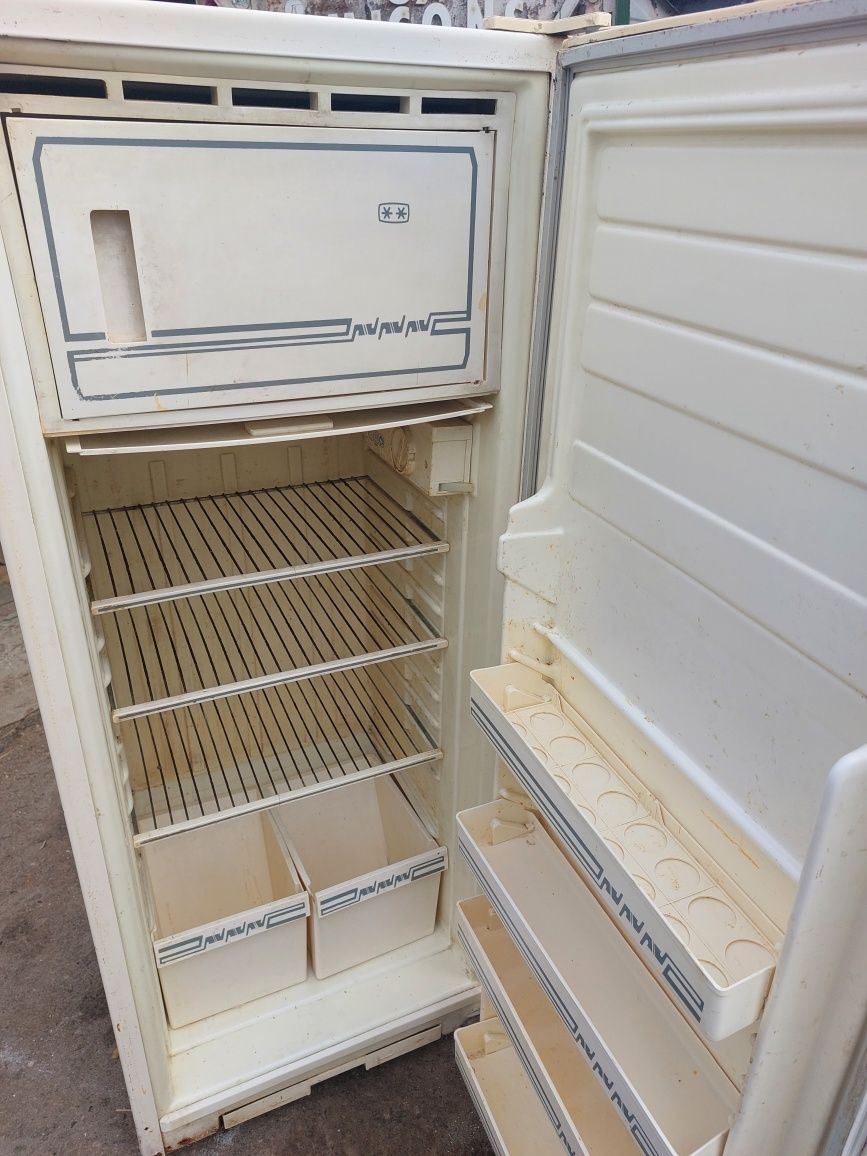 Робочий Холодильник 150см