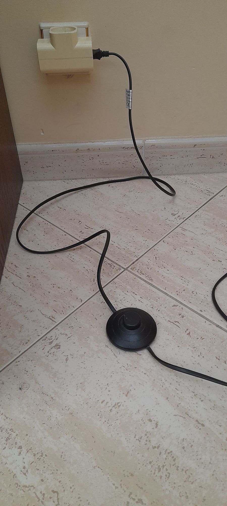 Candeeiro preto tripé