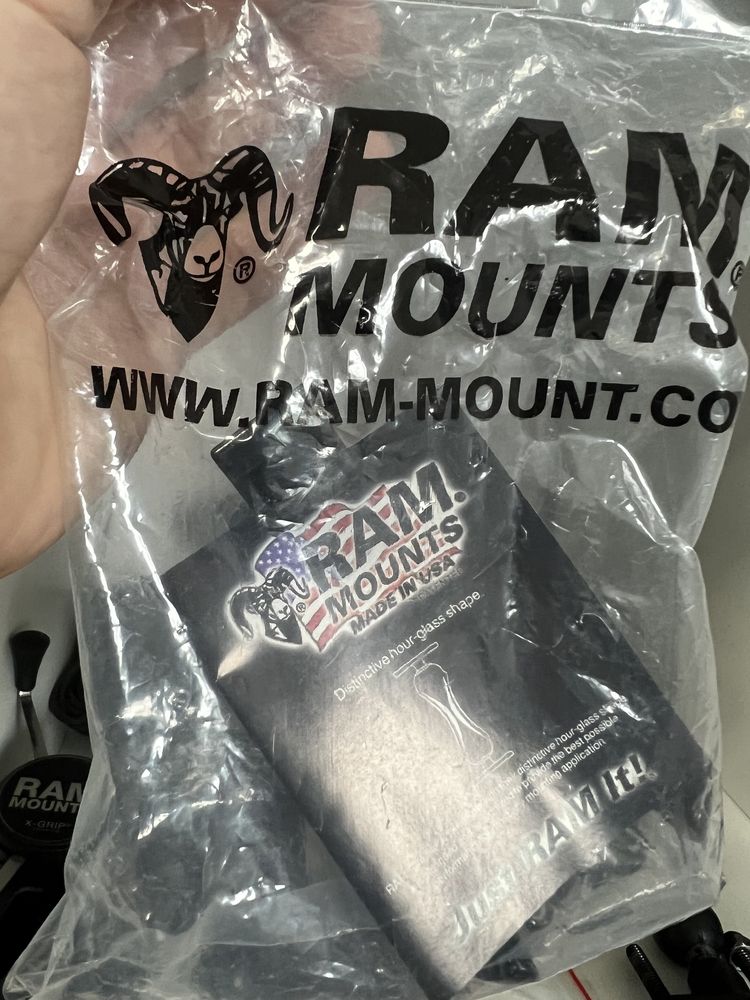 suporte RAM MOUNTS para Garmin Oregon novo!
