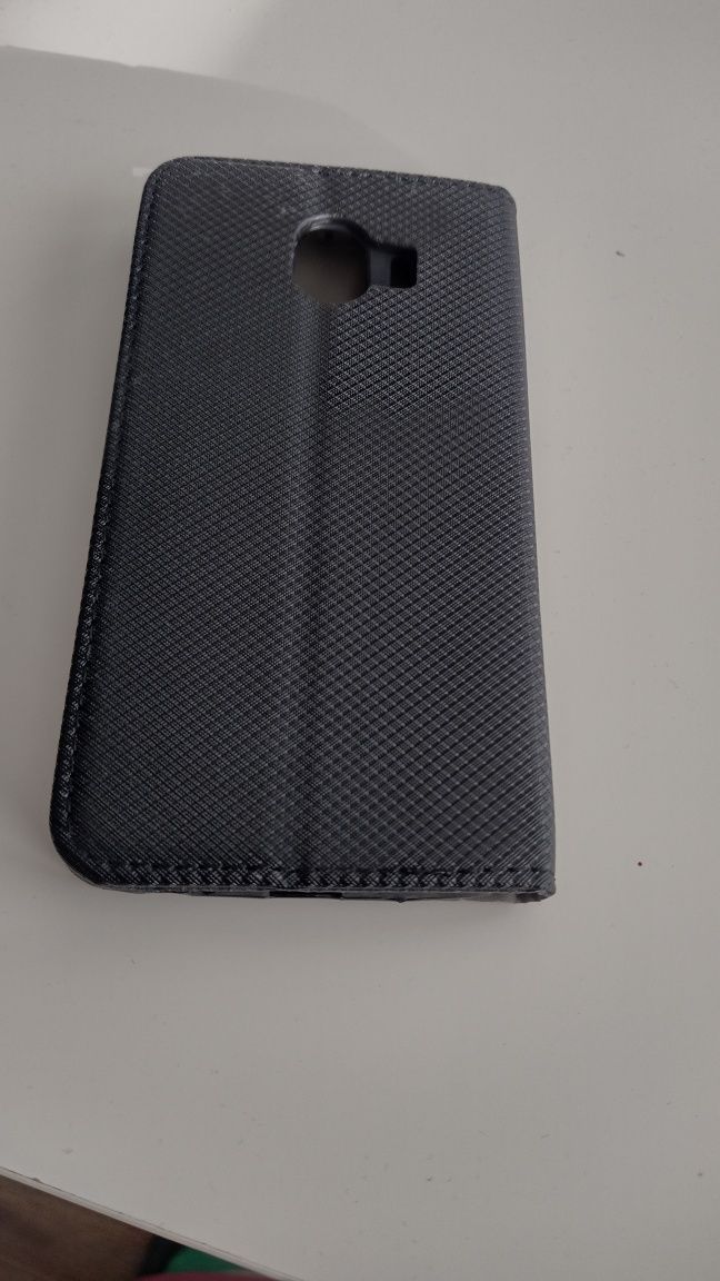 Nowe etui do telefonu J 4 2018 grafitowe
