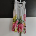 Túnica branca com motivos florais S