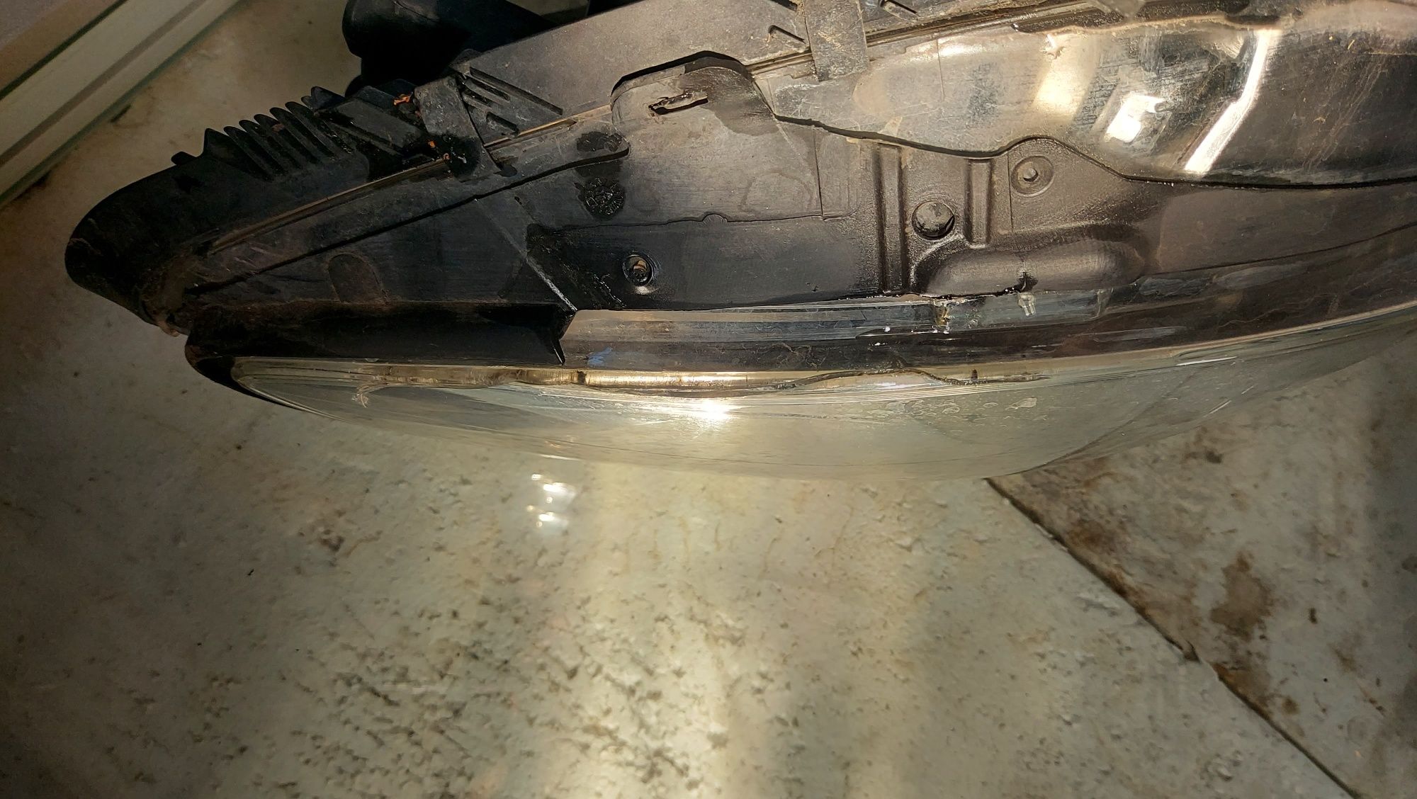 Przednie lampy Mercedes W246 Klasa B  2015r.