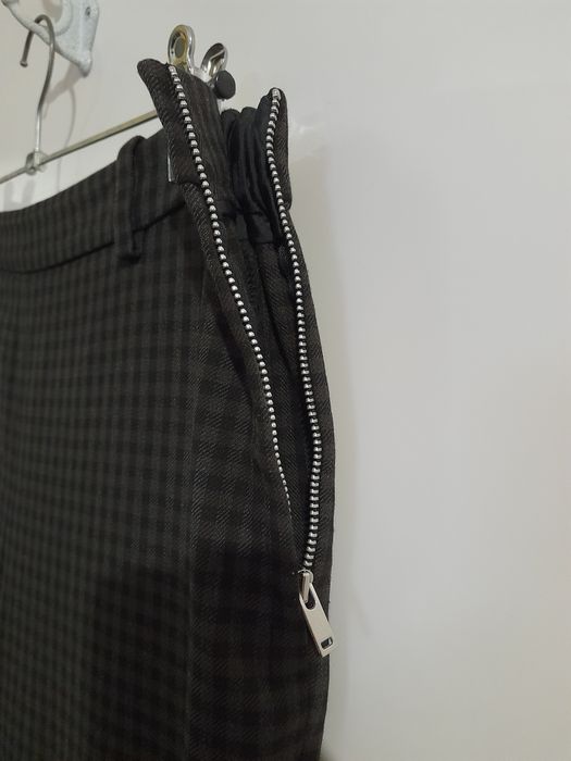 Жіночі класичні штани в клітинку від Zara