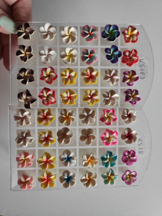 Kolczyki 24 pary nowe kwiatuszki dla dziewczynki sztuczne