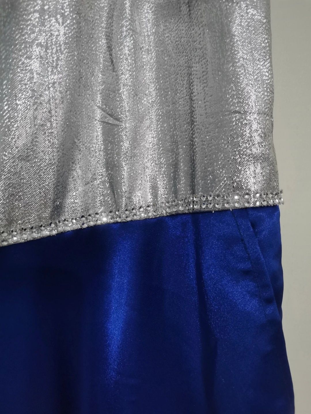 Vestido azul e prateado