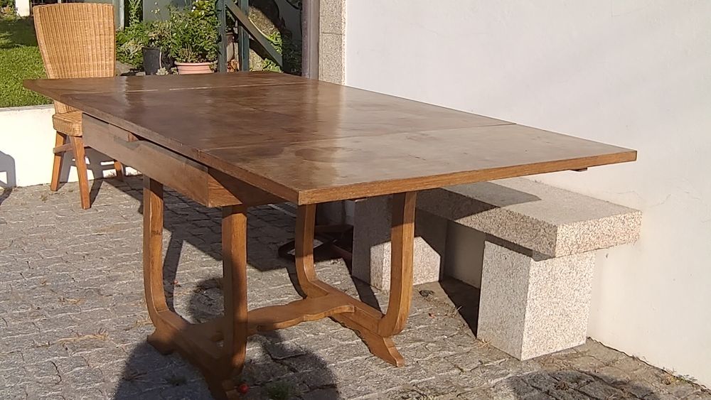 Mesa de madeira extensível