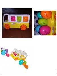 Autobus Tomy z jajeczkami
