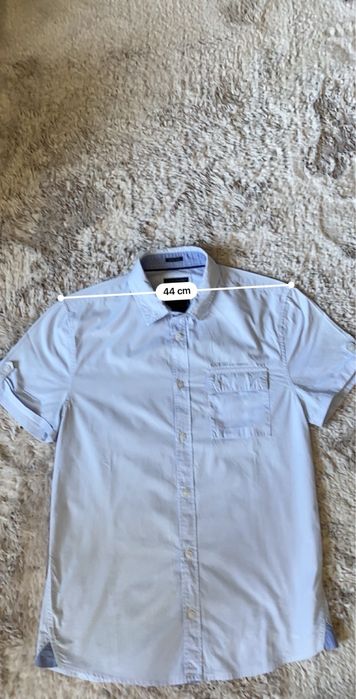 Camisa azul clara às riscas da Guess