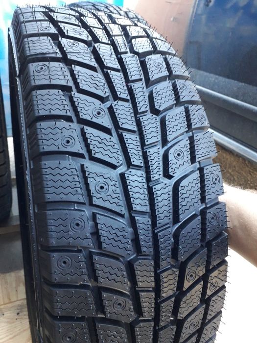 25рік Зима 215/65/16 С. Шини зимние грузовые. R16.  Германия. 2/4 шт.
