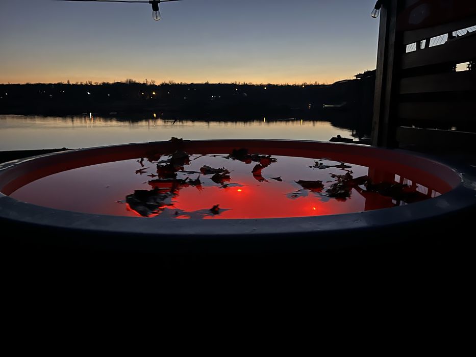 Чан, баня, лазня, альтанка,на березі Дніпра