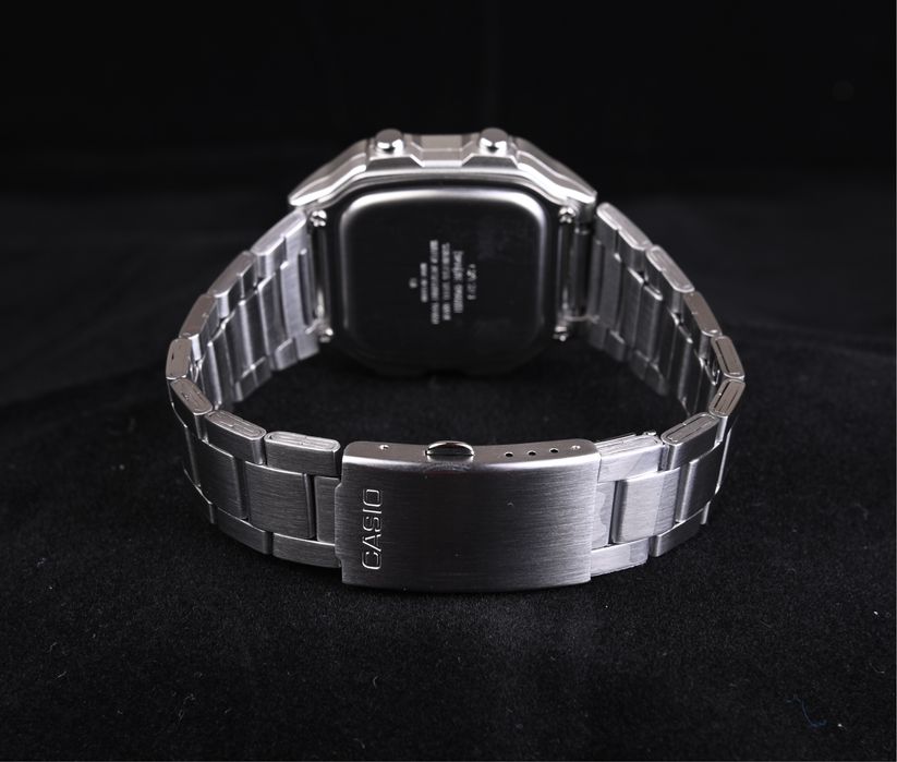 Годинник наручний Casio AE-1200WHD-7A новий оригінал