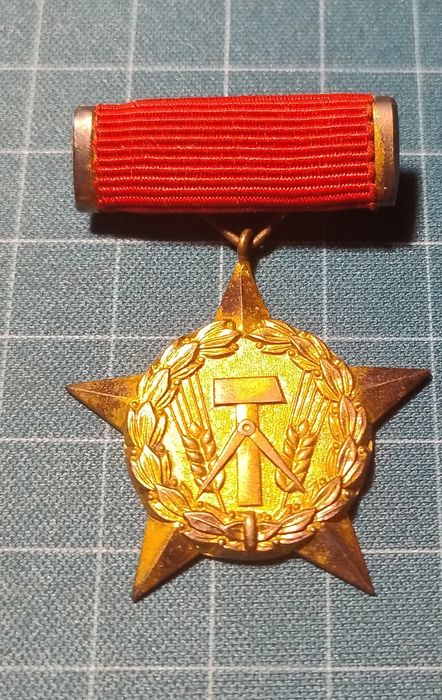 Bohater Pracy DDR srebro