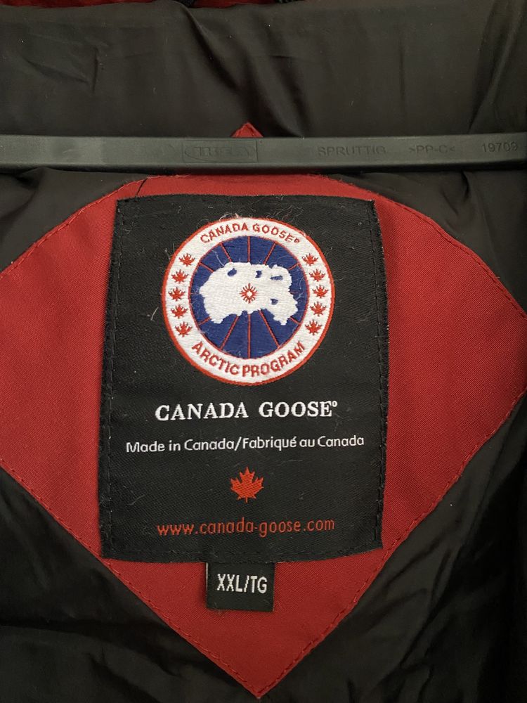 Зимова куртка Canada Goose