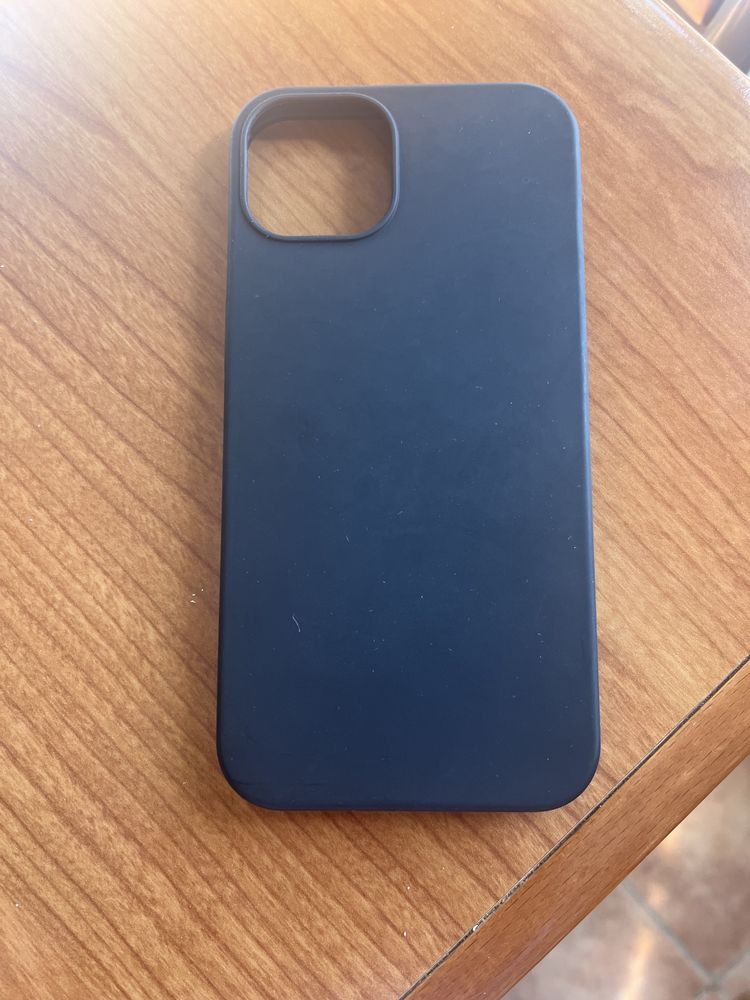 Capa iPhone 13 em ótimo estado