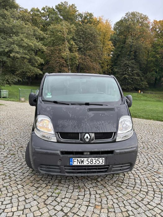 Renault Trafic long 6 osobowy