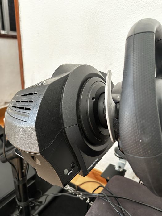 Cockpit simracing completo Thrustmaster TX-RW + playseat Alcantara EVO