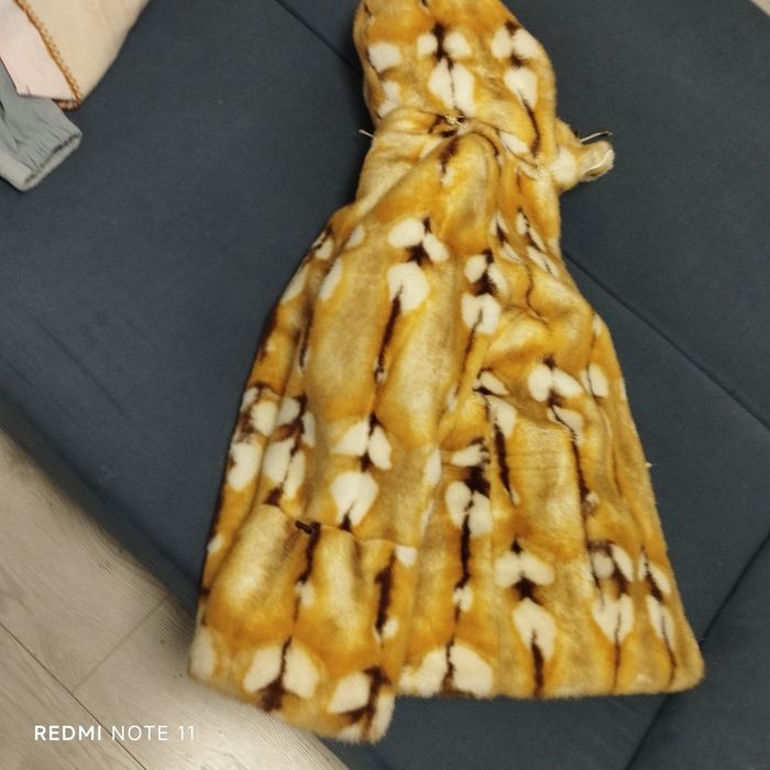 Шуба Штучна, з капюшоном,яскрава