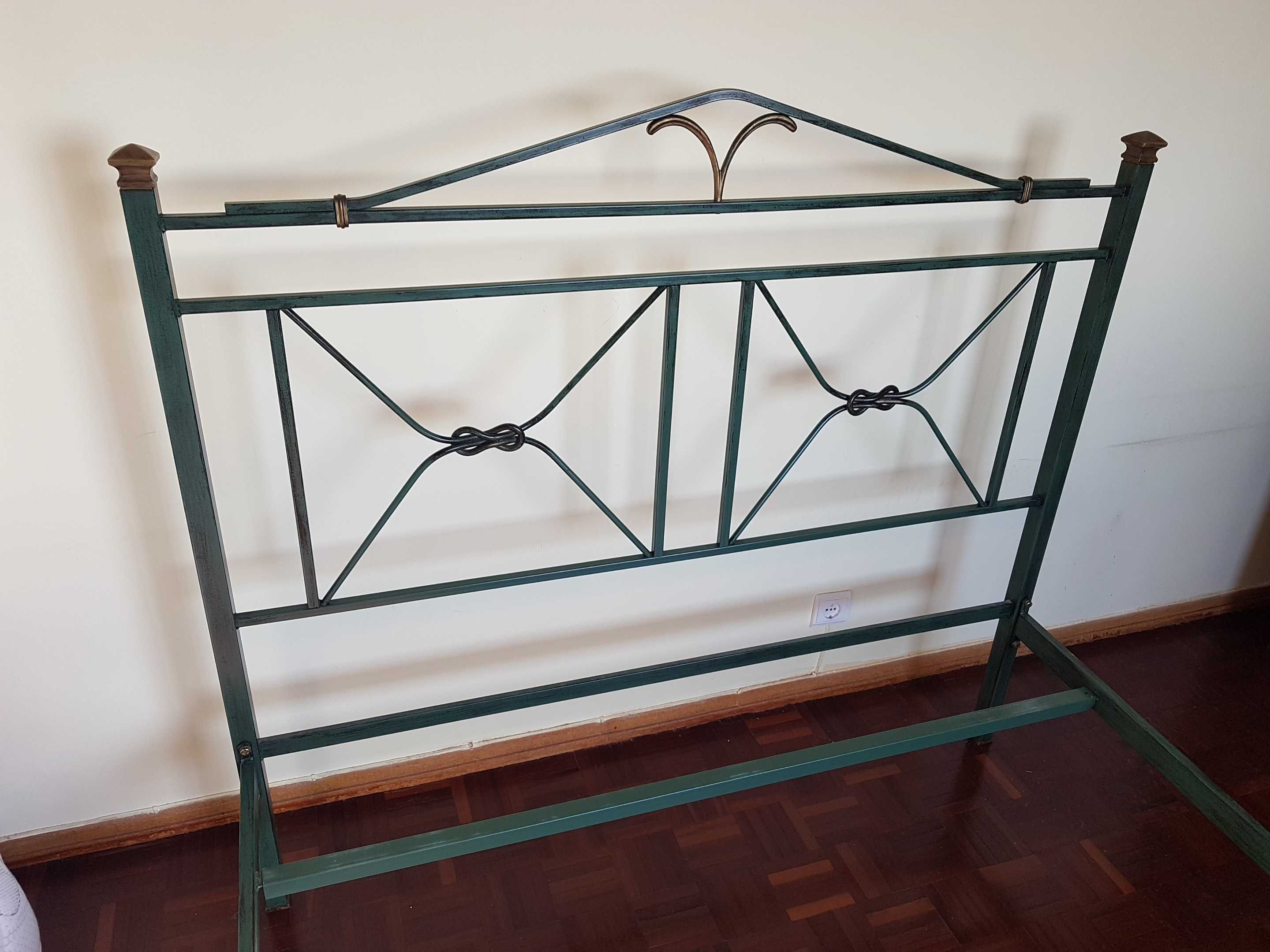 Cama ferro 200x149cm