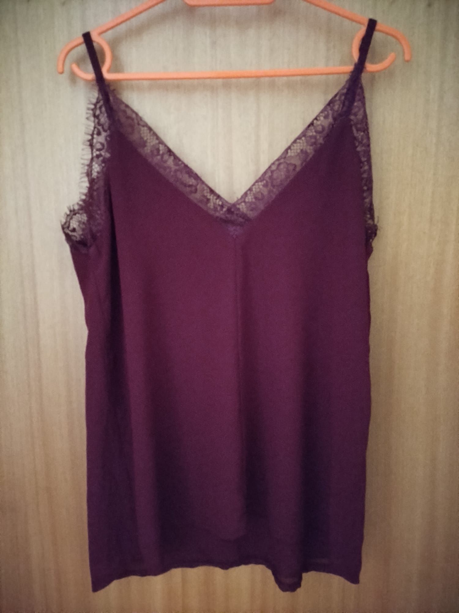 Top de alças cor bordeaux