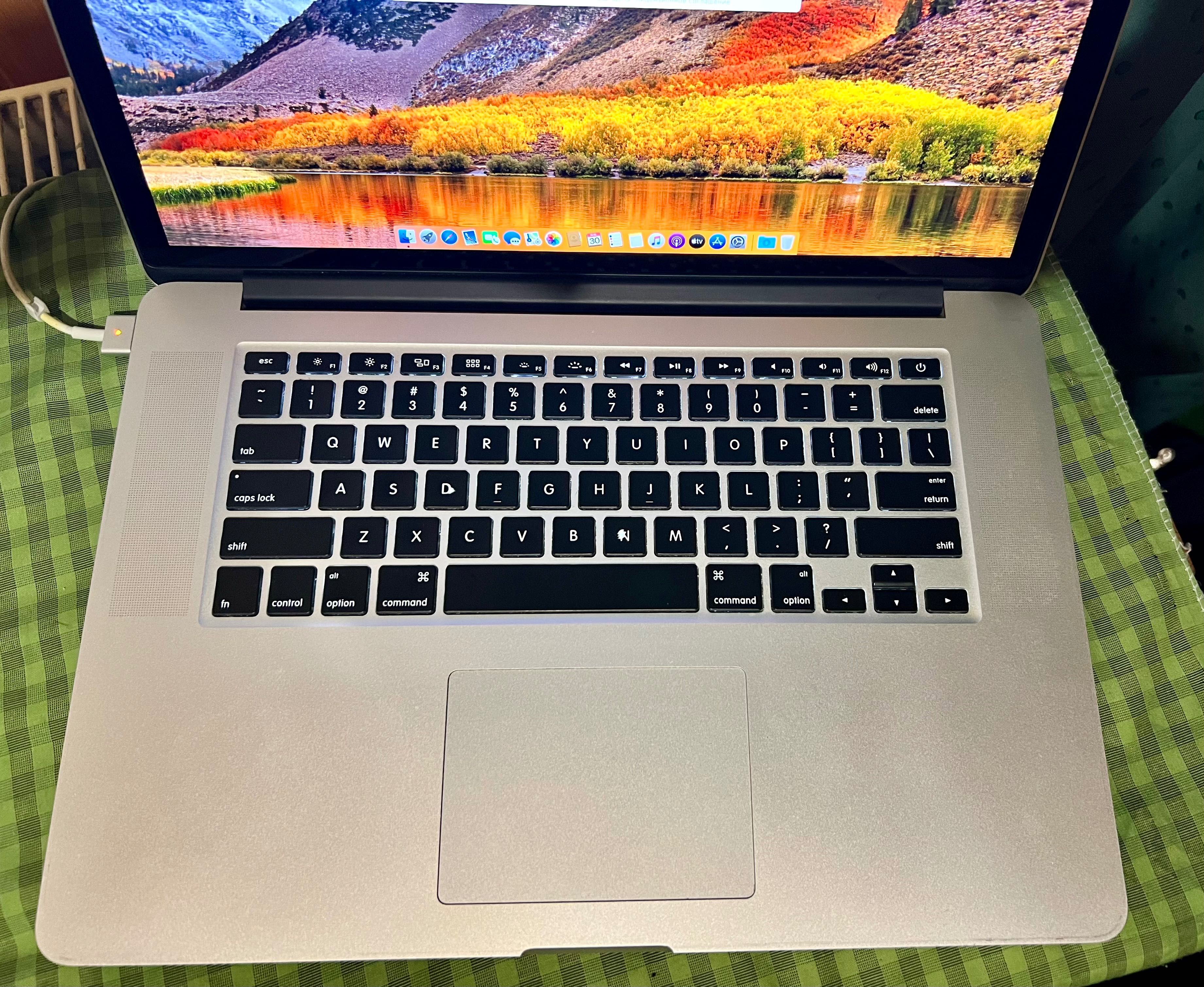 Apple Macbook Pro Retina 15'' | i7 2.3 Ghz | 8Gb Ram | 250Gb SSD