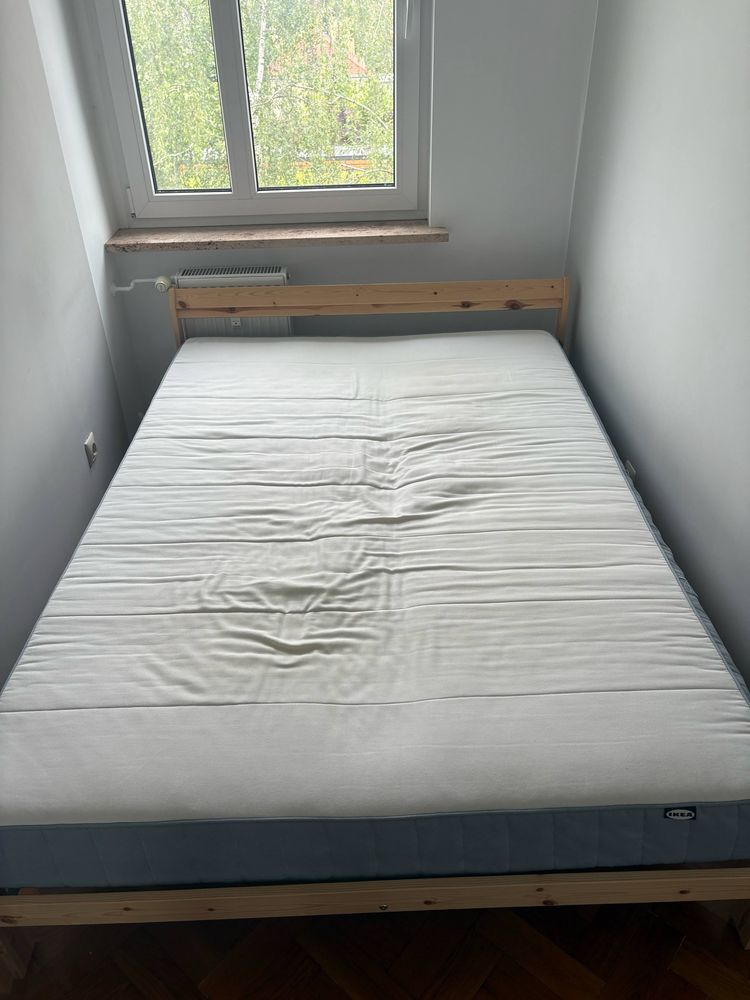 Łóżko z materacem IKEA