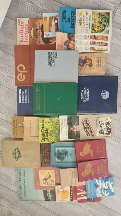 Stare książki, encyklopedie, słowniki, książki kucharskie, dziecięce