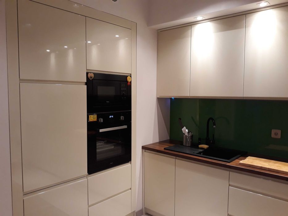 Nowoczesny apartament,2 pokoje,aneks,balkon,parking,winda,lotnisko