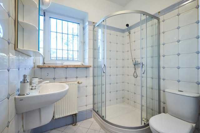 Хостел, комнаты, район WLOCHY ul. Jantar. 2-3-4 местные. Pokoje hostel