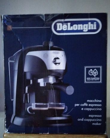 Кофеварка рожковая Delonghi EC221.B
