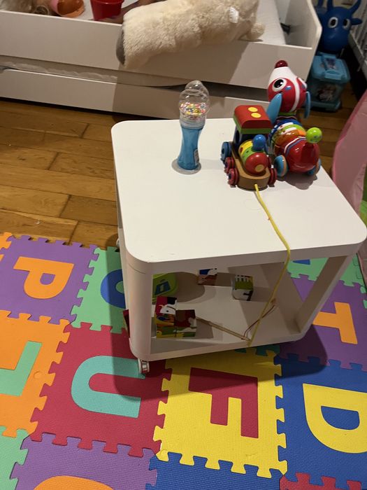 Móveis quarto criança /  bebé menina